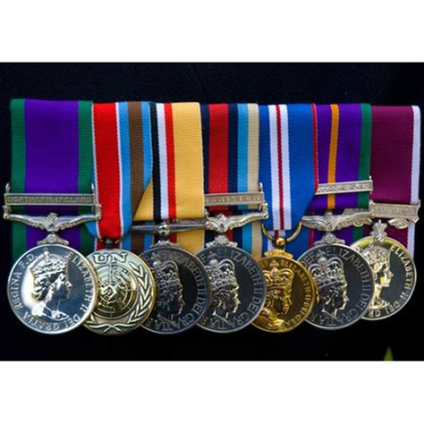 medals synonym|Iba pa.